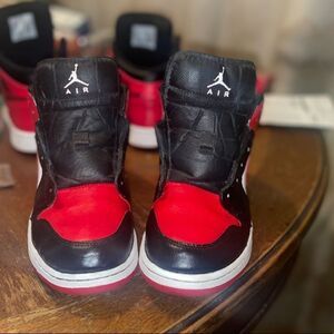 Jordan 1 Nike dunk yeezy bred